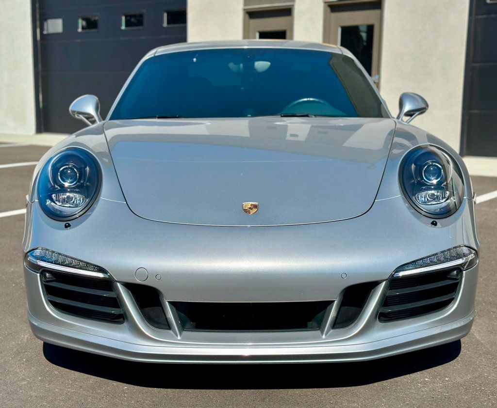2015 Porsche 911 GTS Coupe photo 4