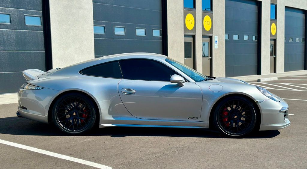2015 Porsche 911 GTS Coupe photo 6