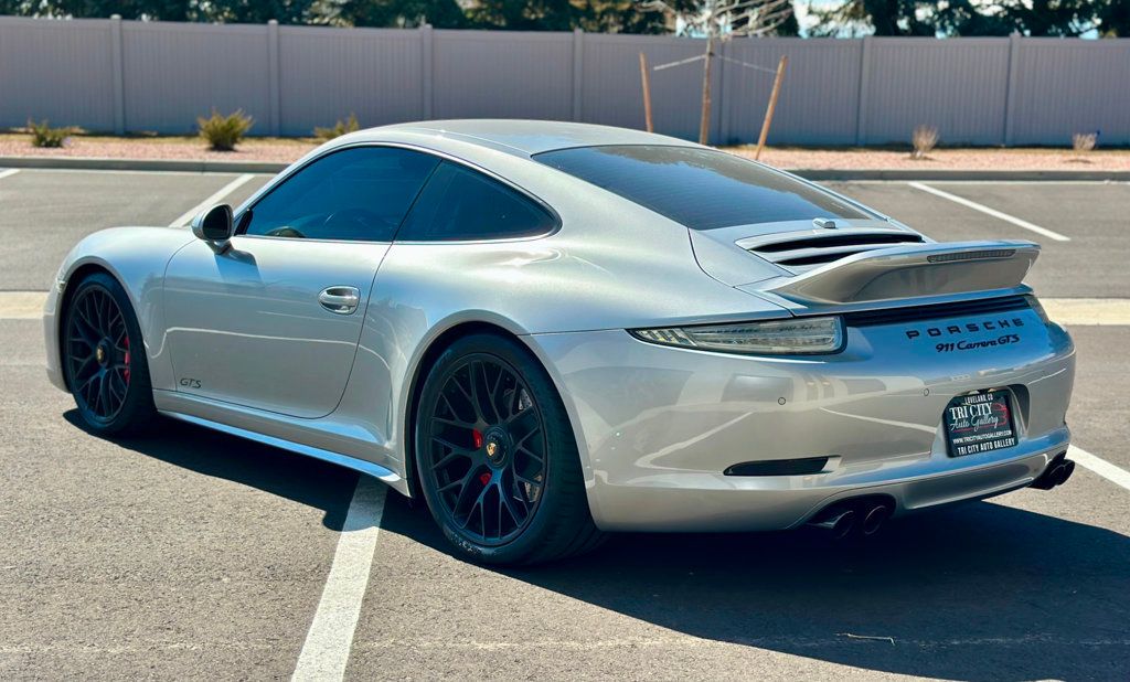 2015 Porsche 911 GTS Coupe photo 9