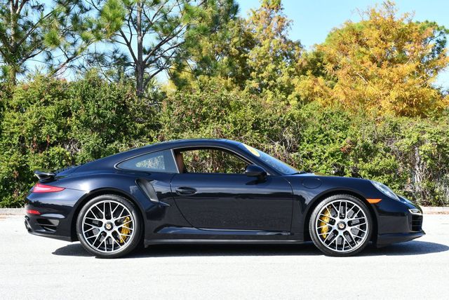 2015 Porsche 911 2 Door Coupe Turbo S W/Burmester Sound and Premium Package Plus - 22957643 - 32