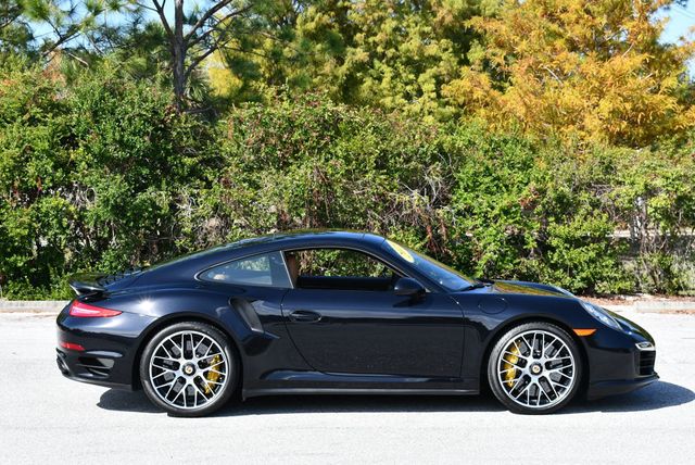 2015 Porsche 911 2 Door Coupe Turbo S W/Burmester Sound and Premium Package Plus - 22957643 - 33