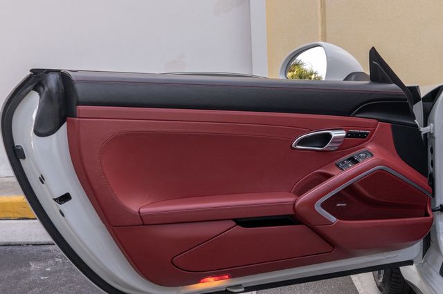 2015 Porsche 911 2dr Cabriolet Carrera 4S - 22972740 - 24