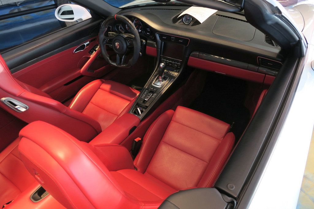 2015 Porsche 911 2dr Cabriolet Turbo S - 22962103 - 37