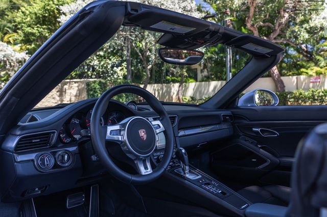 2015 Porsche 911 2dr Cabriolet Turbo S - 22902476 - 15