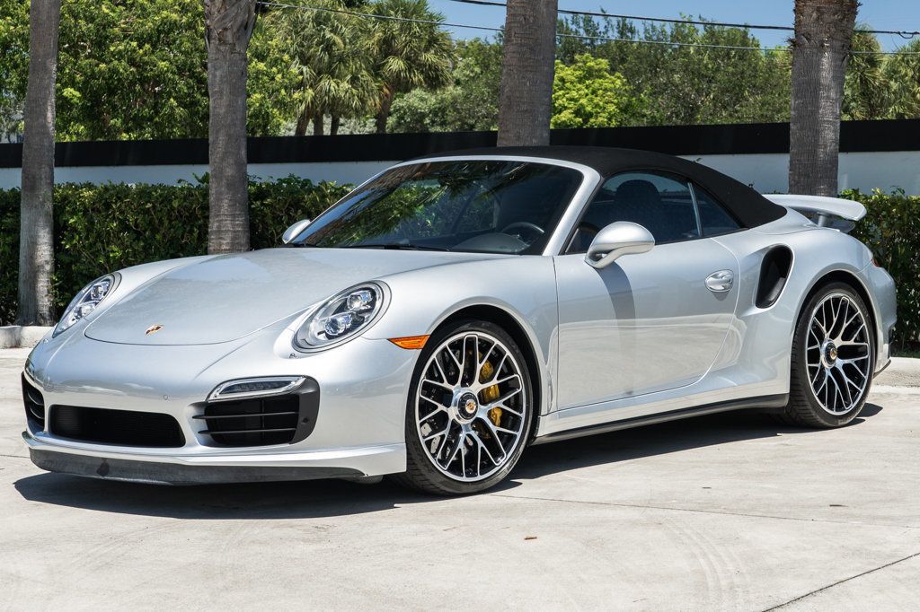 2015 Porsche 911 Turbo S photo 2