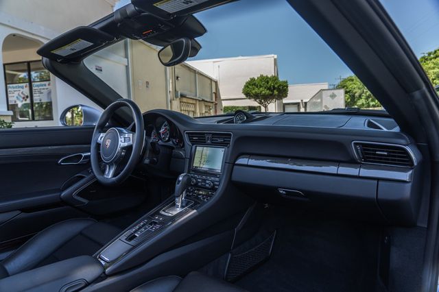 2015 Porsche 911 2dr Cabriolet Turbo S - 22902476 - 22