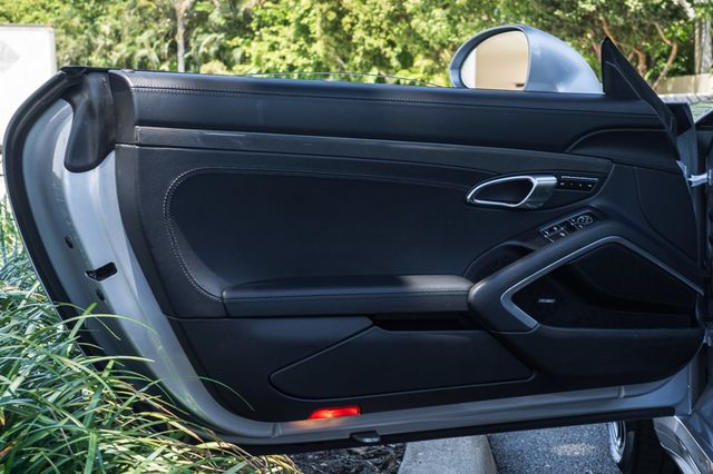 2015 Porsche 911 2dr Cabriolet Turbo S - 22902476 - 23