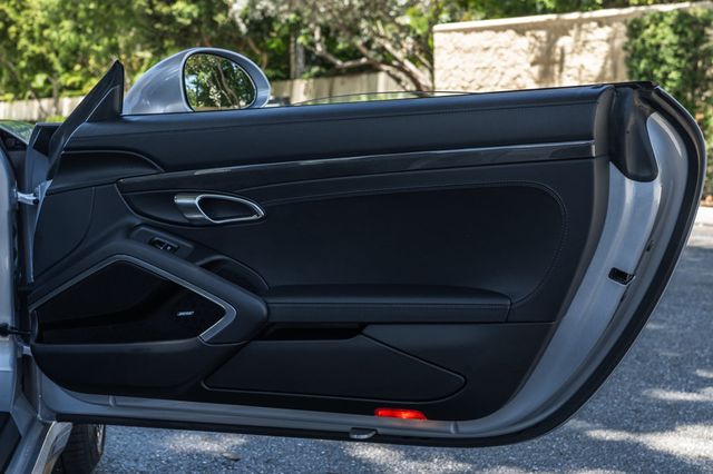 2015 Porsche 911 2dr Cabriolet Turbo S - 22902476 - 24