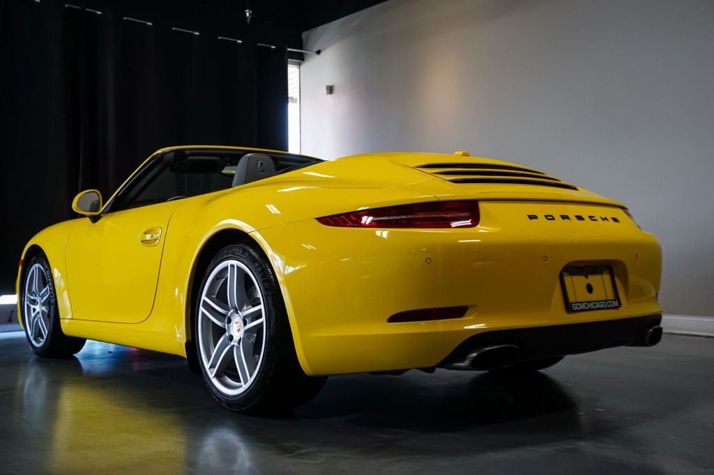 2015 Porsche 911 *7-Speed Manual* *Premium Package +* *PDLS* *Racing Yellow* - 22881440 - 15