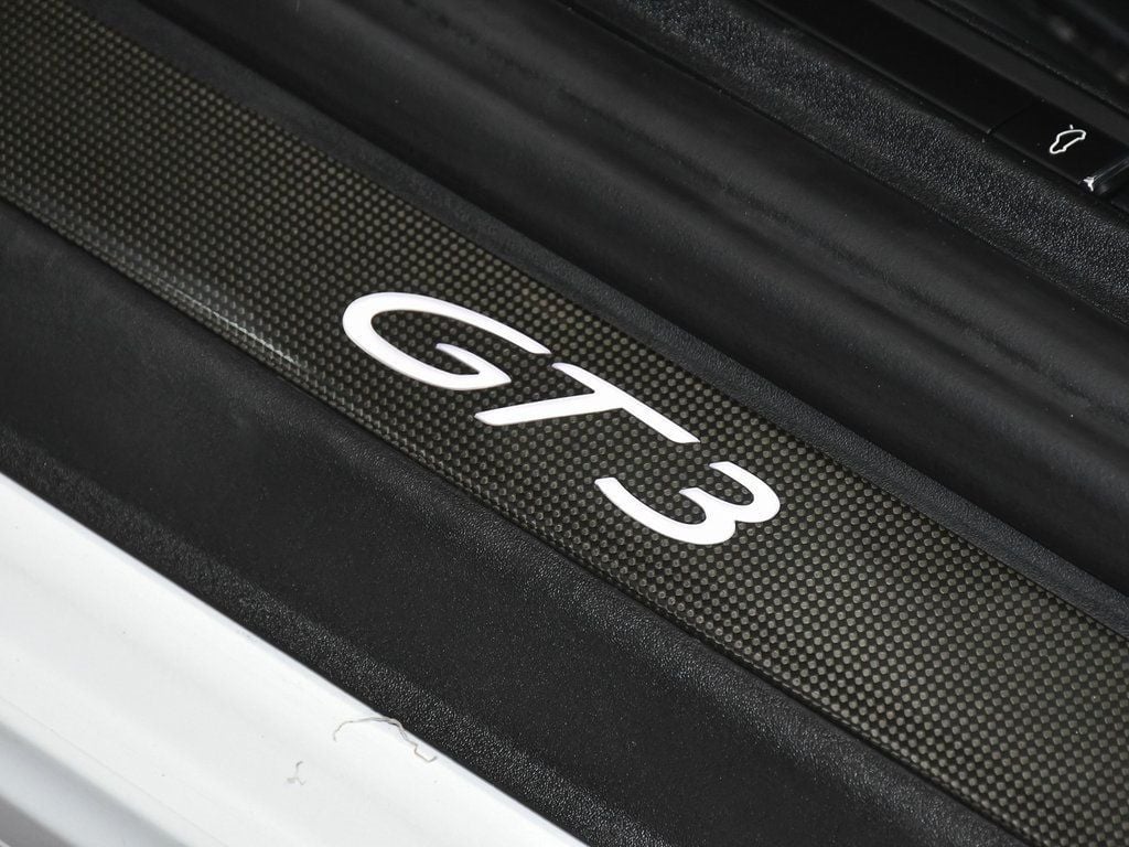 2015 Porsche 911 GT3 Coupe photo 5