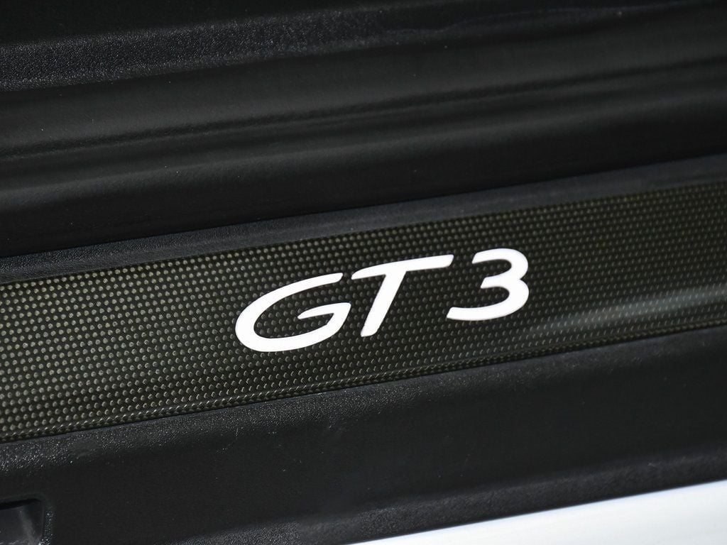 2015 Porsche 911 GT3 Coupe photo 6