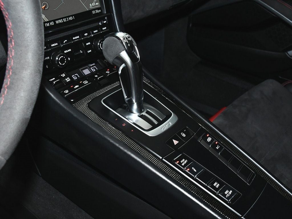 2015 Porsche 911 GT3 Coupe photo 23