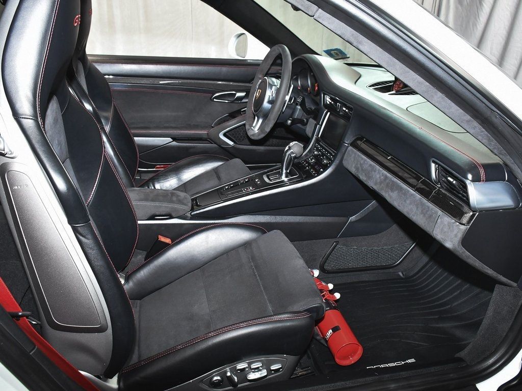 2015 Porsche 911 GT3 Coupe photo 36