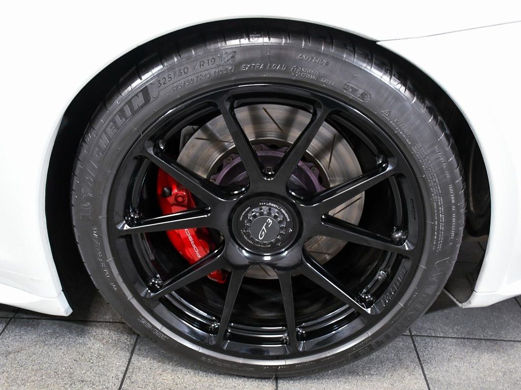 2015 Porsche 911 GT3 Coupe photo 3