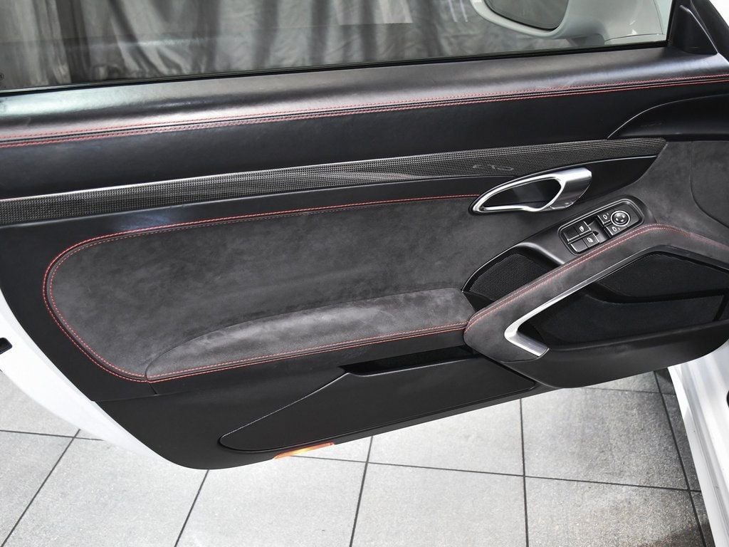2015 Porsche 911 GT3 Coupe photo 4