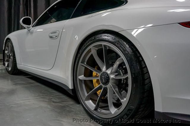 2015 Porsche 911 *PCCB* *Front Axle Lift* *Sport Chrono Pkg* *$162k+ MSRP* - 22767604 - 90