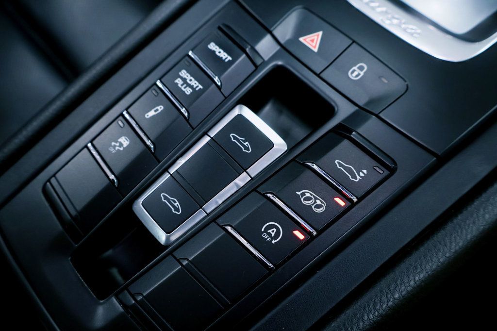 2015 Porsche 911 TARGA 4S CARRERA WHITE...26,490 Miles...As New!  - 22942750 - 29