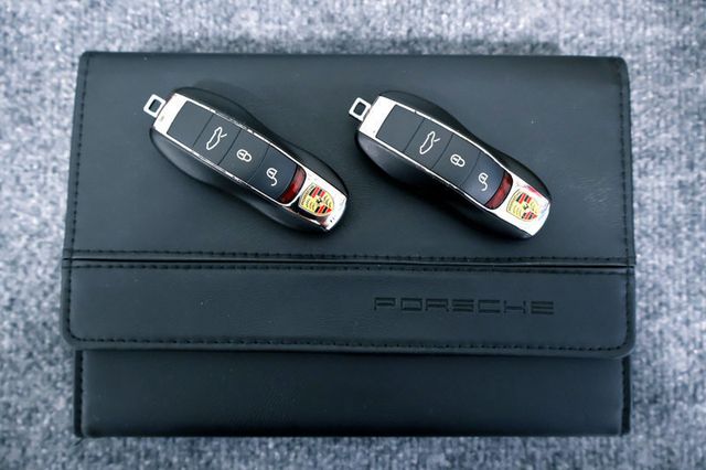 2015 Porsche 911 TARGA 4S WHITE...SORRY SOLD!! - 22941671 - 36