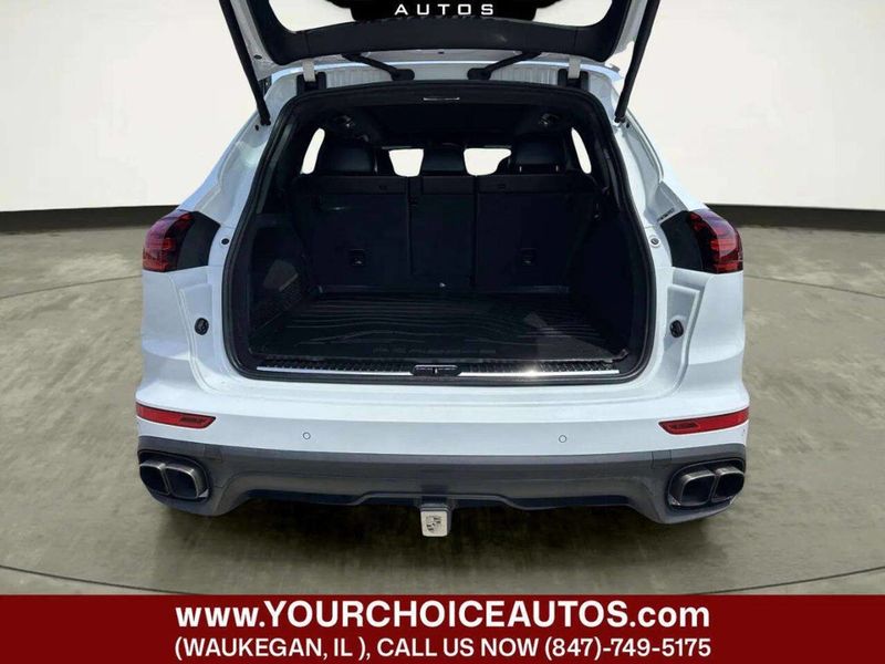2015 Porsche Cayenne AWD 4dr Turbo - 23051490 - 12