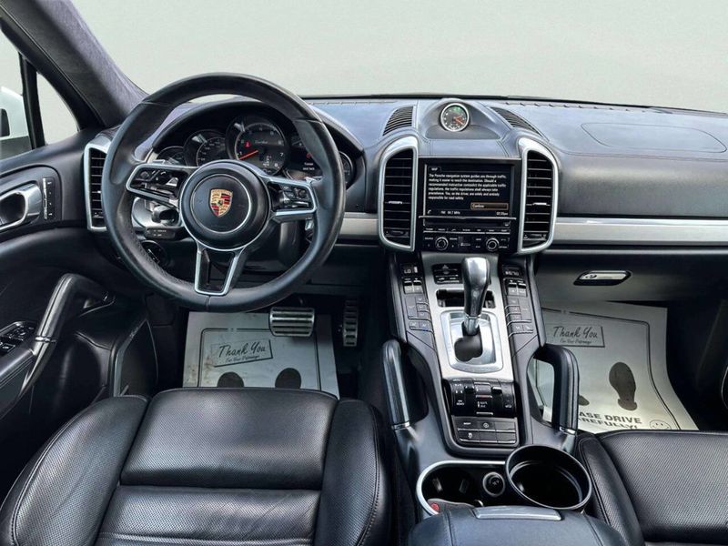 2015 Porsche Cayenne AWD 4dr Turbo - 23051490 - 19