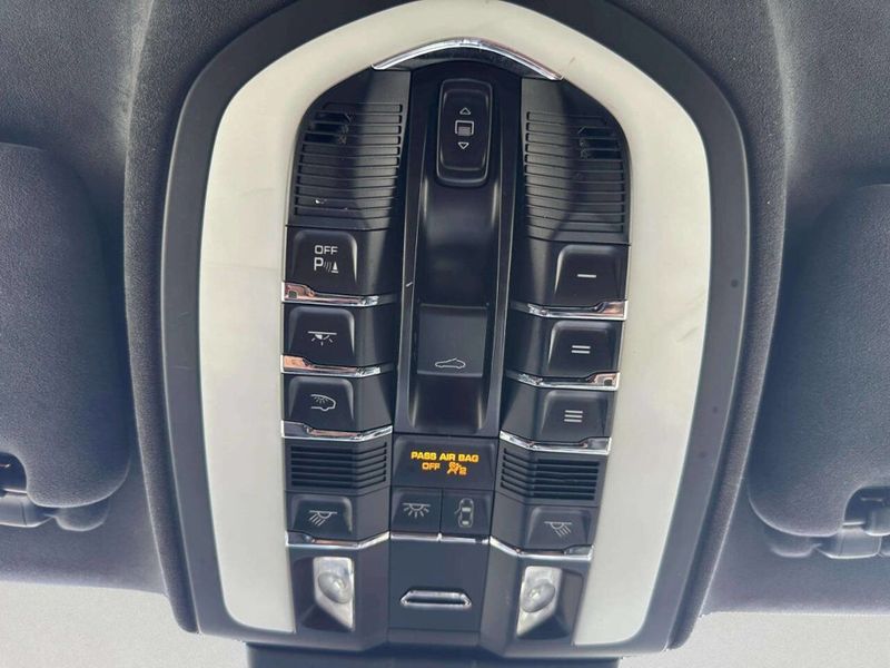 2015 Porsche Cayenne AWD 4dr Turbo - 23051490 - 37
