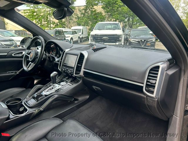 2015 Porsche Cayenne Premium Plus, Infotainment, Pano, 19-inch Cayenne Turbo Rims  - 23032695 - 29