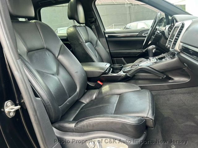 2015 Porsche Cayenne Premium Plus, Infotainment, Pano, 19-inch Cayenne Turbo Rims  - 23032695 - 30