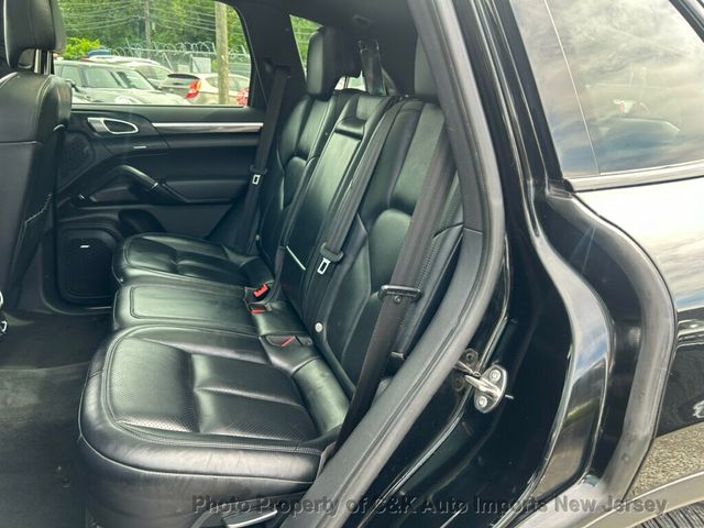 2015 Porsche Cayenne Premium Plus, Infotainment, Pano, 19-inch Cayenne Turbo Rims  - 23032695 - 33