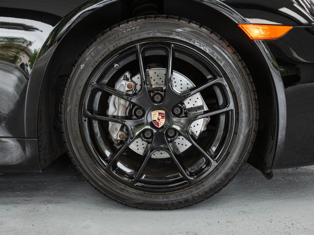 2015 Porsche Cayman photo 9
