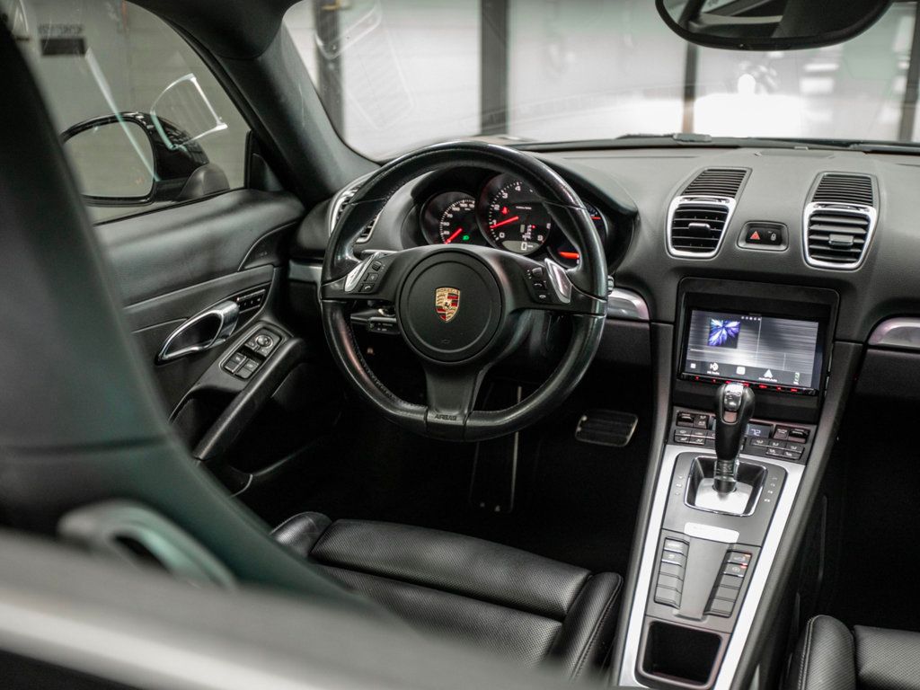 2015 Porsche Cayman photo 14