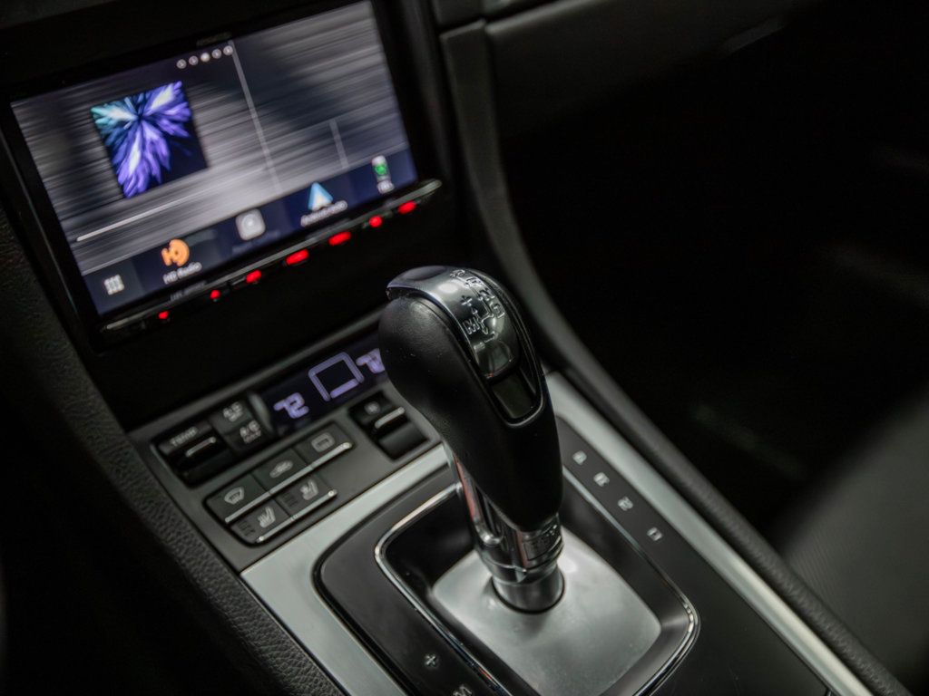 2015 Porsche Cayman photo 18