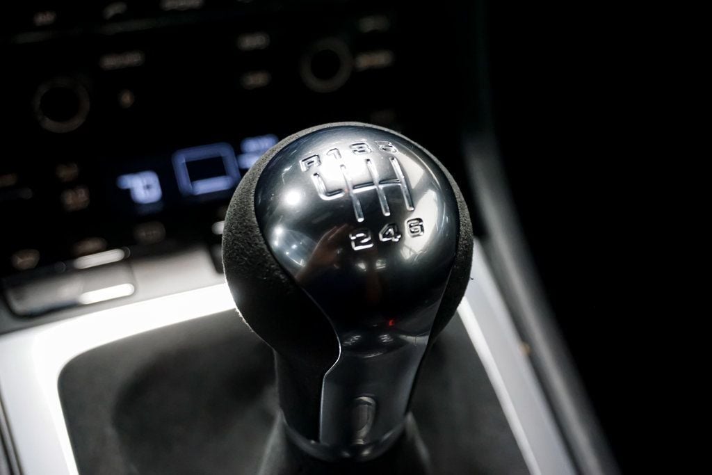 2015 Porsche Cayman *Cayman GTS* *6-Speed Manual*  - 22921608 - 11