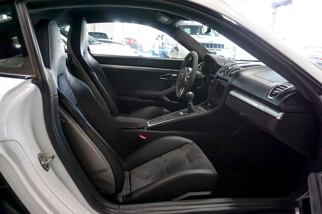 2015 Porsche Cayman *Cayman GTS* *6-Speed Manual*  - 22921608 - 26
