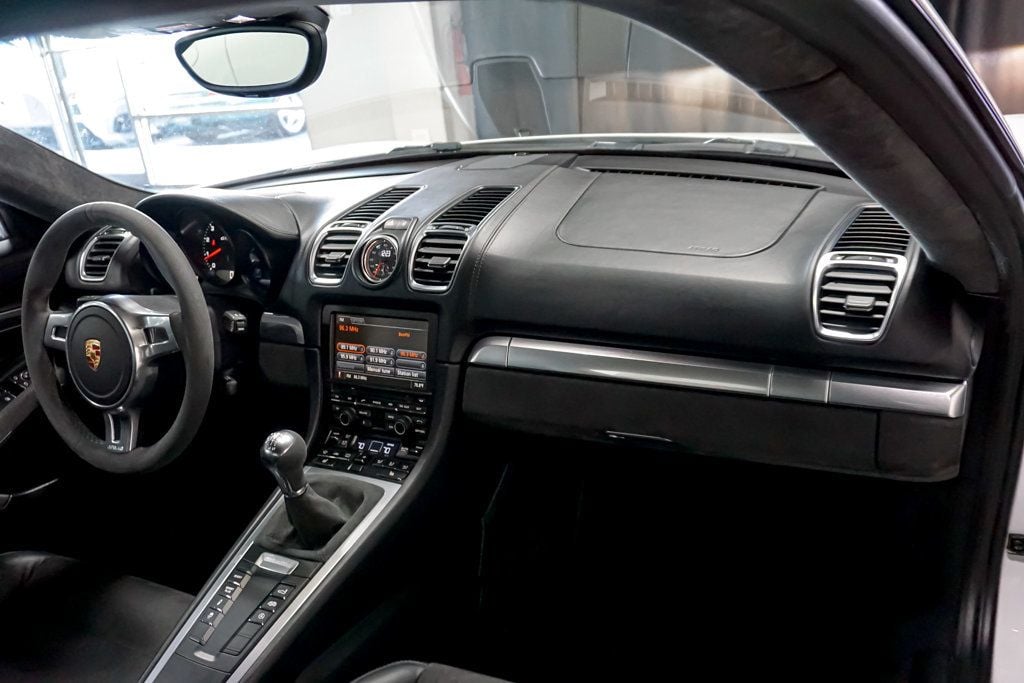 2015 Porsche Cayman *Cayman GTS* *6-Speed Manual*  - 22921608 - 28