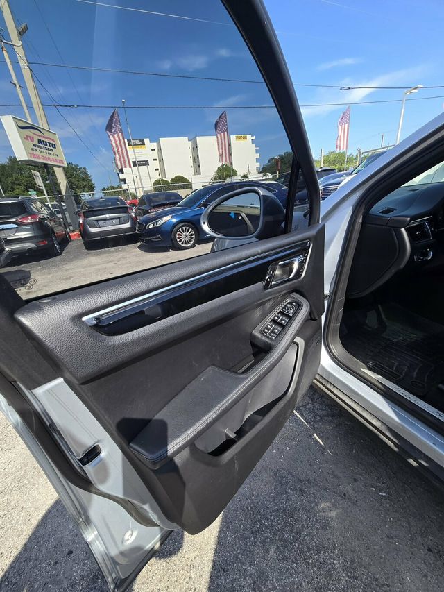 2015 Porsche Macan AWD 4dr S - 23022365 - 12