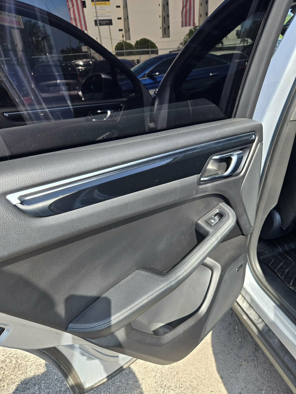 2015 Porsche Macan AWD 4dr S - 23022365 - 14