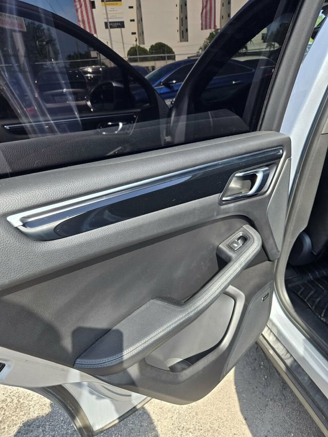 2015 Porsche Macan AWD 4dr S - 23022365 - 14