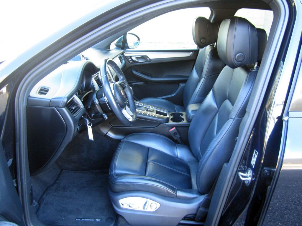2015 Porsche Macan S photo 13