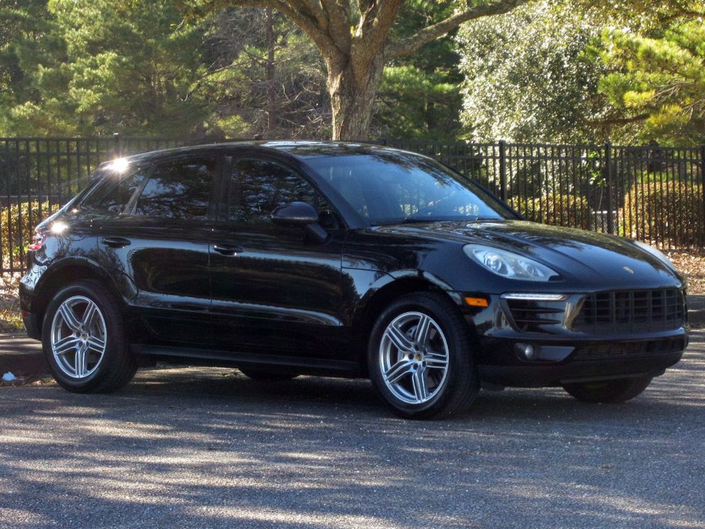 2015 Porsche Macan S photo 2