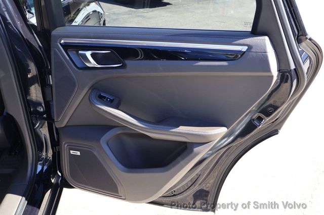 2015 Porsche Macan AWD 4dr S - 23010297 - 17