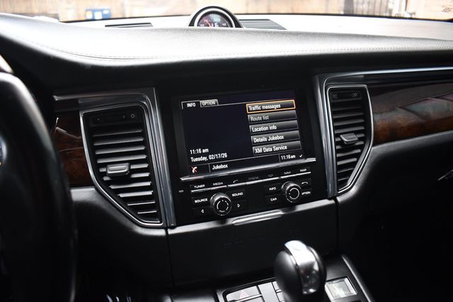 2015 Porsche Macan AWD 4dr Turbo - 22971828 - 18