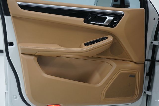 2015 Porsche Macan AWD 4dr Turbo - 22947548 - 12