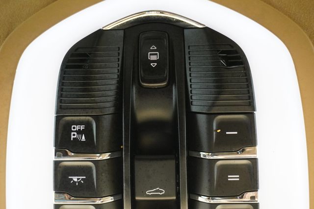 2015 Porsche Macan AWD 4dr Turbo - 22947548 - 21