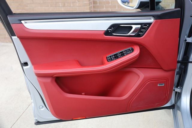 2015 Porsche Macan AWD 4dr Turbo - 22980158 - 14