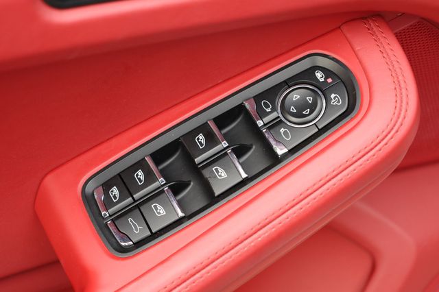 2015 Porsche Macan AWD 4dr Turbo - 22980158 - 32