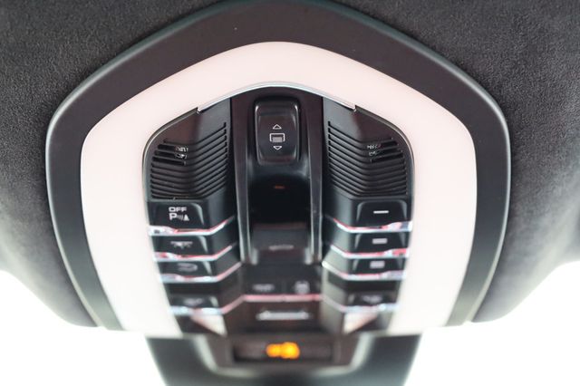 2015 Porsche Macan AWD 4dr Turbo - 22980158 - 34