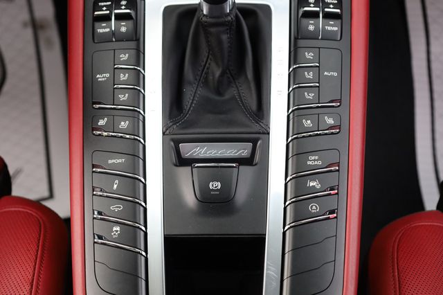 2015 Porsche Macan AWD 4dr Turbo - 22980158 - 41