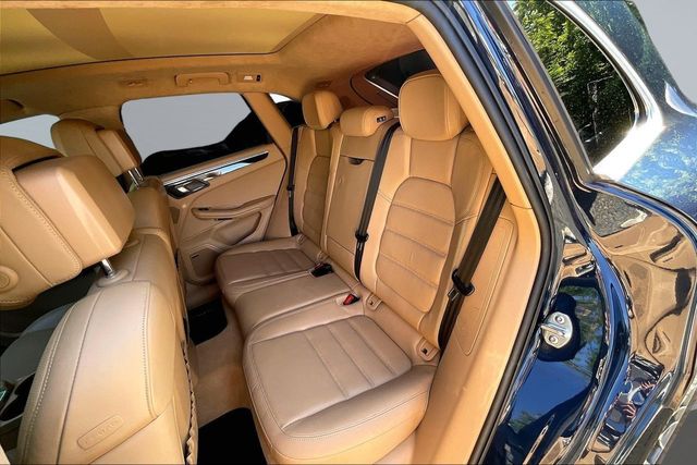 2015 Porsche Macan AWD 4dr Turbo - 23033219 - 17