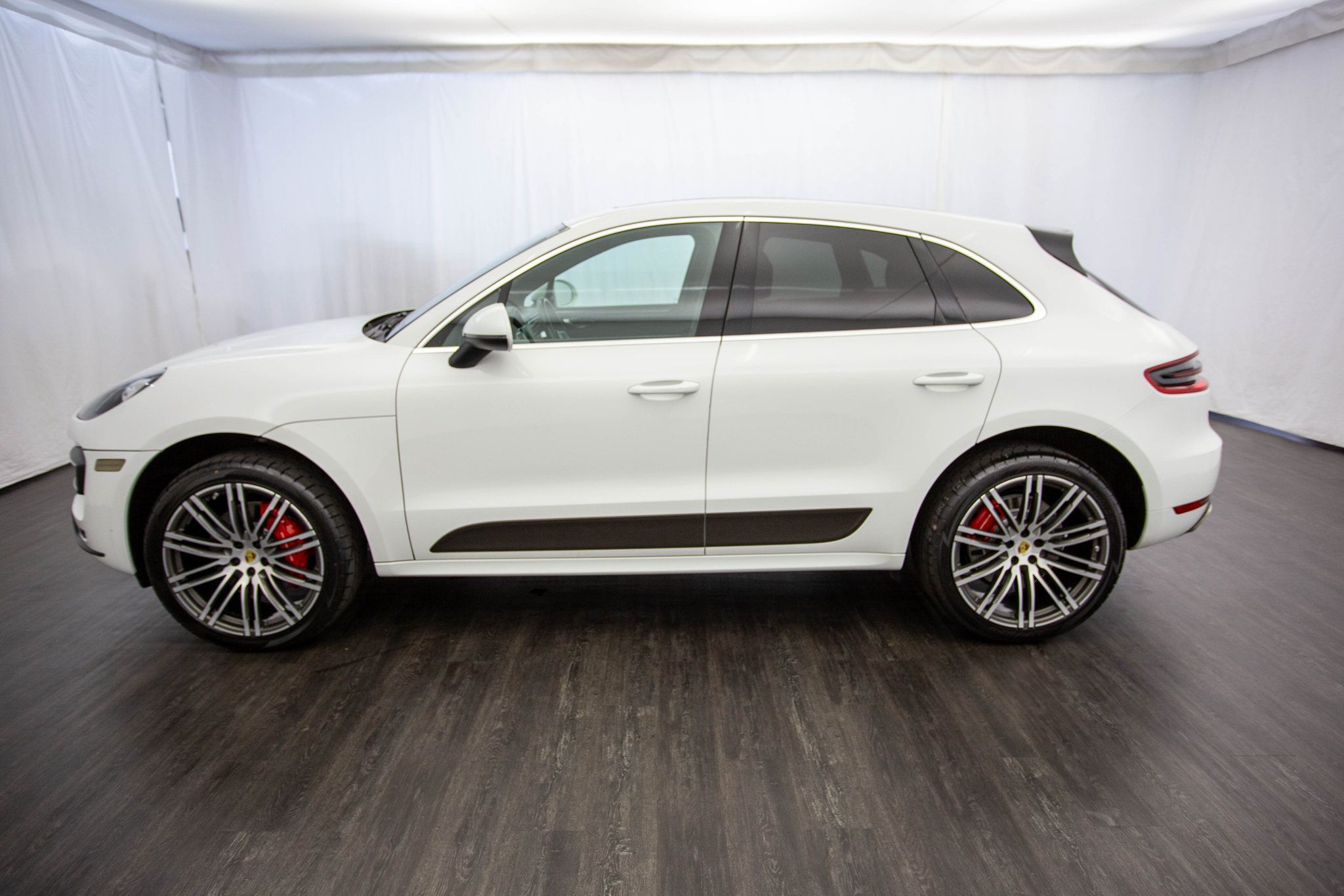 2015 Porsche Macan Turbo photo 8