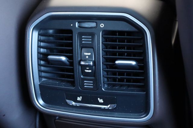 2015 Porsche Macan AWD 4dr Turbo w/ OPTIONS! - 22980157 - 30